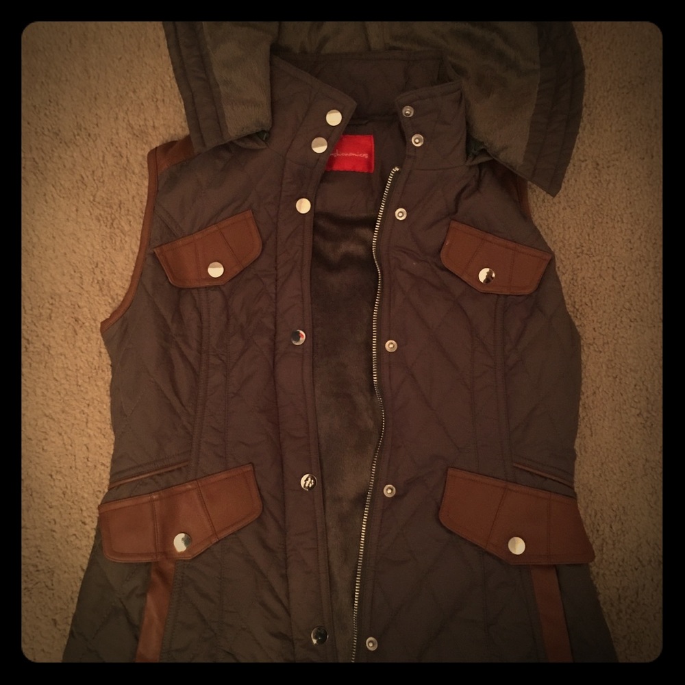 2 Vests